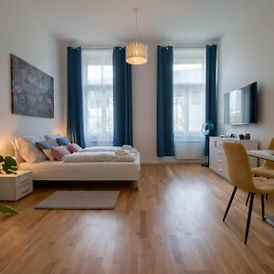 https://washingtonova-cr-apartments.praguehotelsweb.com